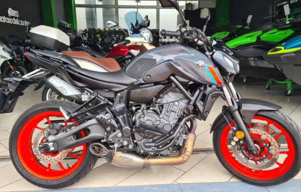 YAMAHA MT07