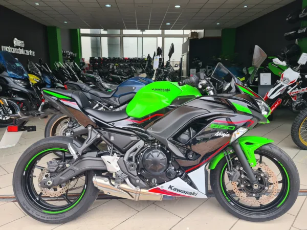 KAWASAKI NINJA 650