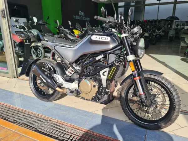 HUSQVARNA Svartpilen 400